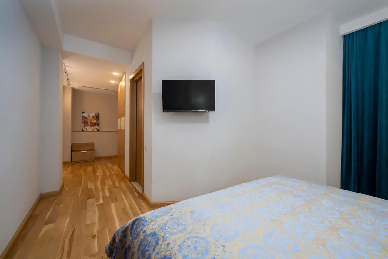 Hotel Solo Tbilisi Luaran gambar